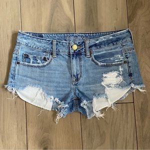 American Eagle Distressed‎ Blue Jean Shorts Women’s Size 6
